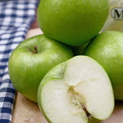 10 Green Apple Health Benefits and Its Nutrition - CalorieBee