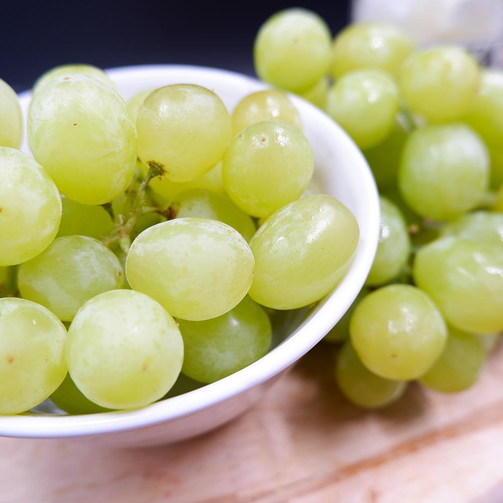 https://mbg.com.my/cdn/shop/files/Air-Flown-2-Pack-x-Egypt-Early-Sweet-Green-Grape-500GPack-Grapes-10_1024x1024.jpg?v=1689616640