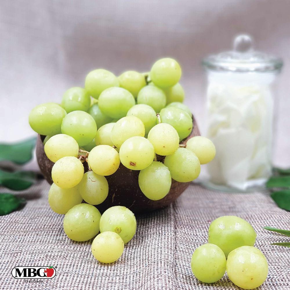 https://mbg.com.my/cdn/shop/files/Air-Flown-USA-Autumn-Crisp-Green-Grape-500GPack-Grapes-9_d1a0bf02-8125-4f54-bb4a-d7f4612b46e2_1024x1024.jpg?v=1698170335