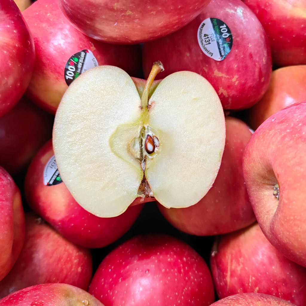 New Zealand Red Fuji Apple (M) [4 pcs]-Apples Pears-MBG Fruit Shop