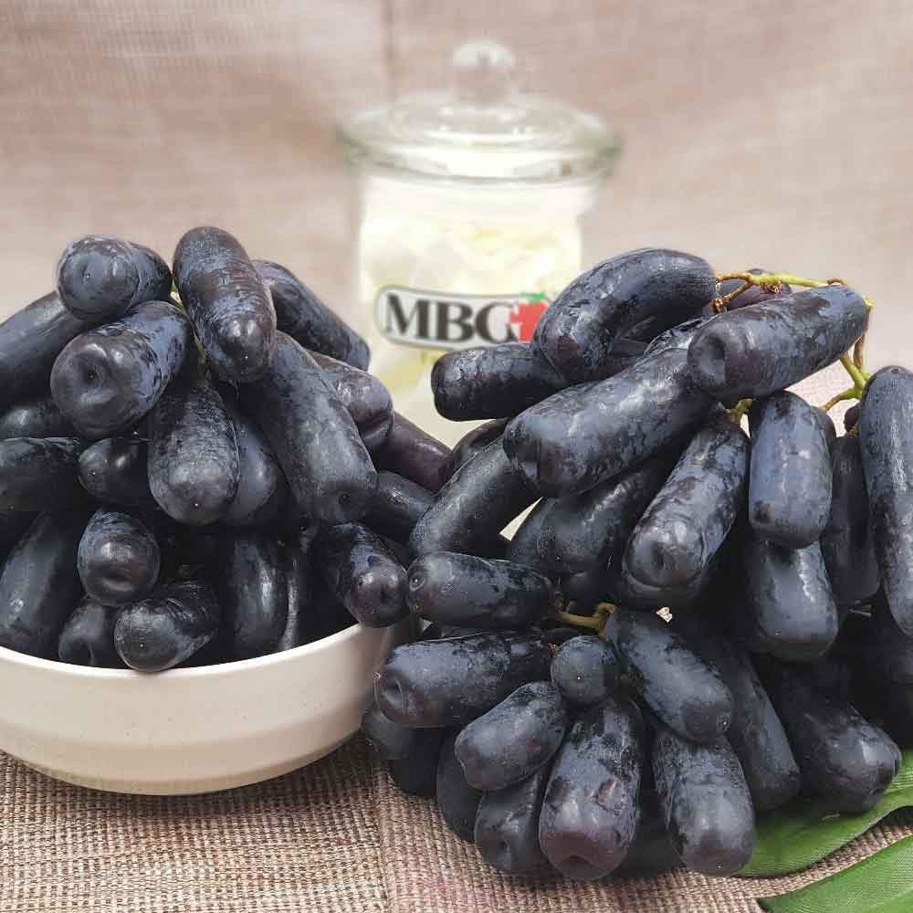 1 Pack x Namibia Sweet Sapphire Black Grape (500g/Pack)-Grapes-MBG Fruit Shop