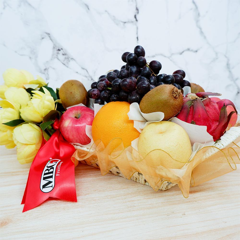 Peacefully Basket Hamper (6 Types of Fruits) – MBG Fruit Shop