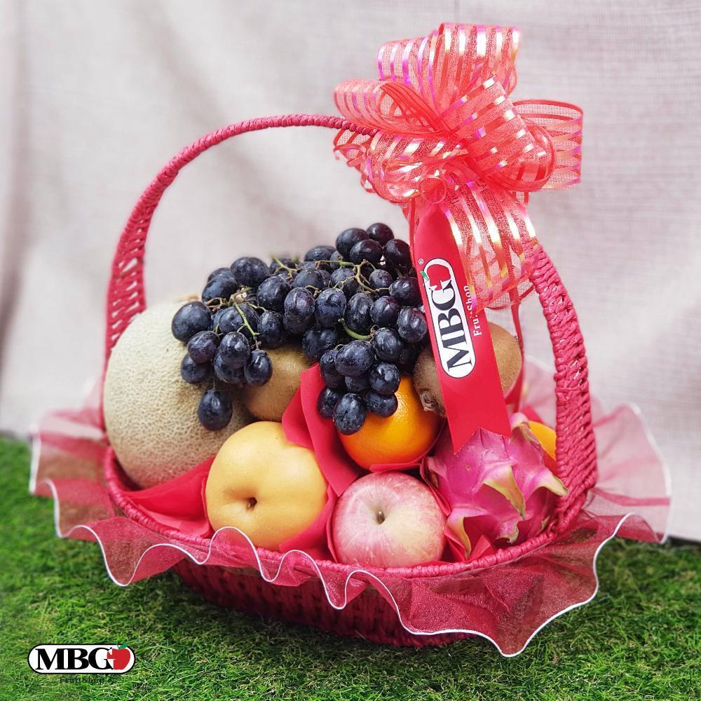 Simple Fruit Basket Signature (7 Types of Fruits) MBG Fruit Shop